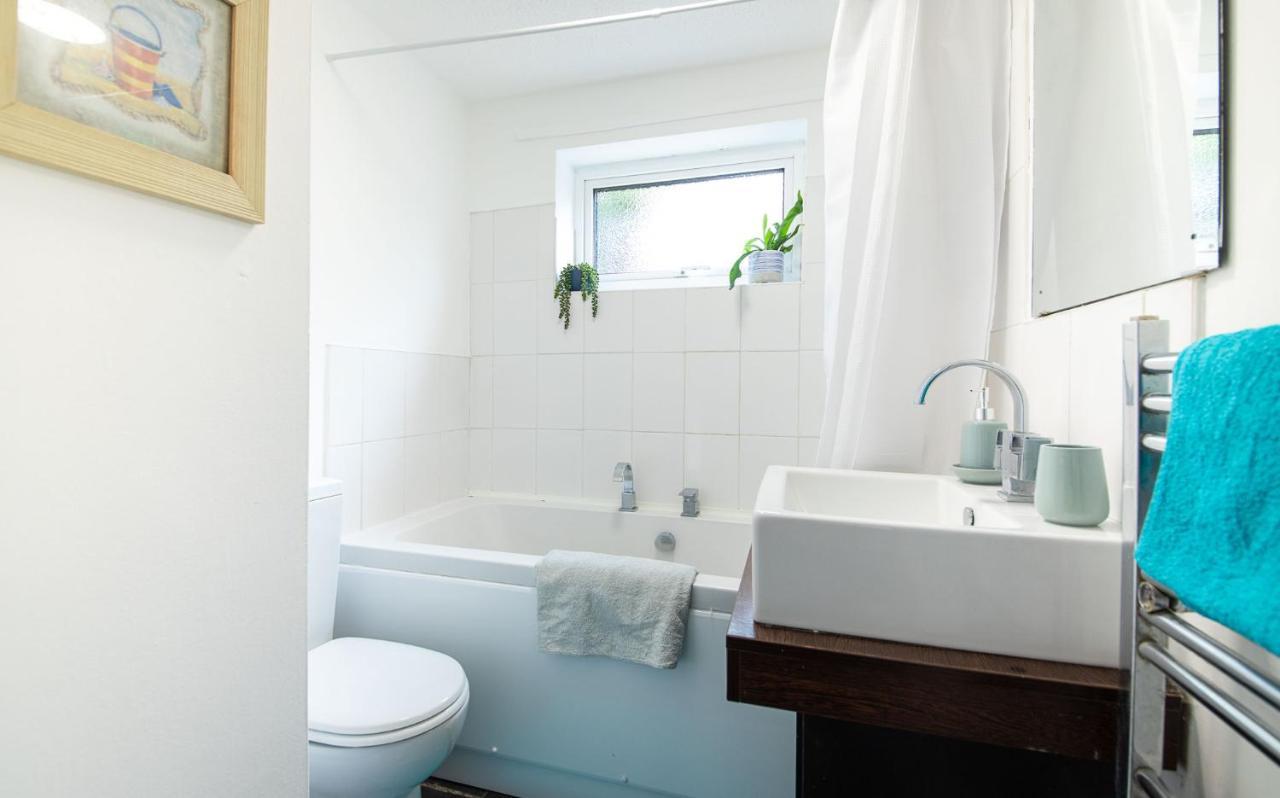 Bright 3 Bedroom Townhouse Near City Centre Норуич Екстериор снимка