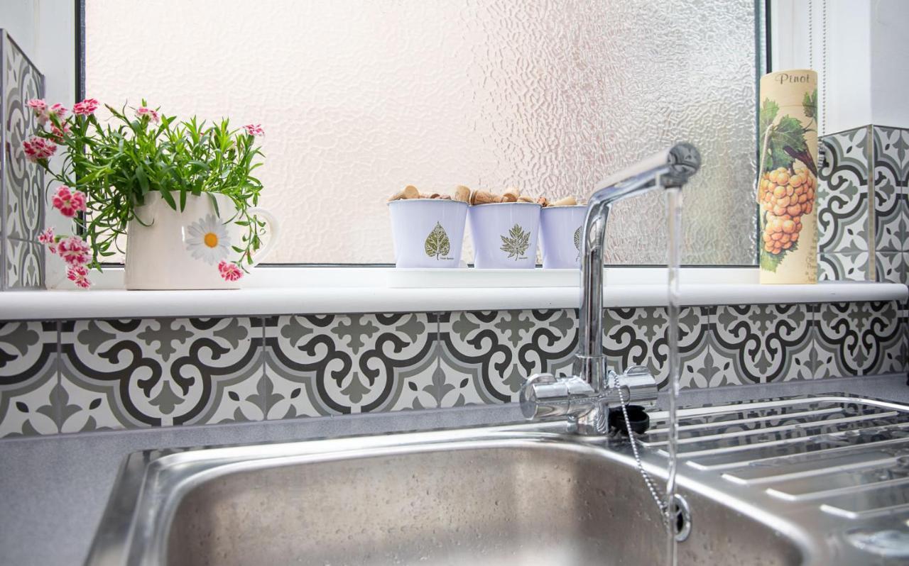 Bright 3 Bedroom Townhouse Near City Centre Норуич Екстериор снимка